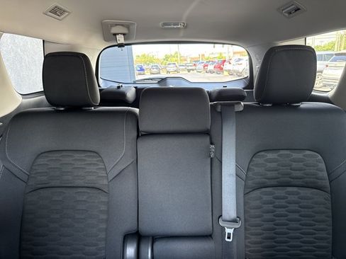 Certified 2025 Nissan Pathfinder SV FWD image 17