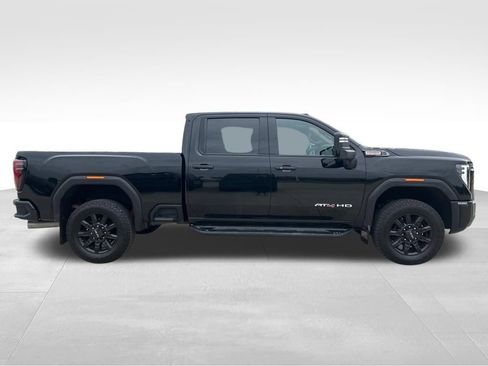 Used 2024 GMC Sierra 2500 AT4 w/ Technology Package AWD/4WD image 9