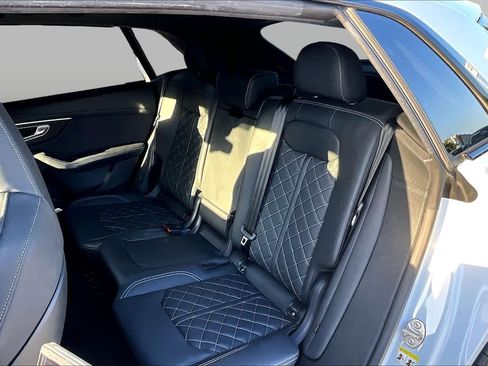 Used 2024 Audi SQ8 Prestige AWD/4WD image 19