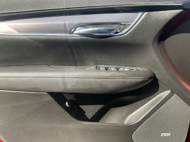 Used 2022 Cadillac XT5 Luxury FWD image 23