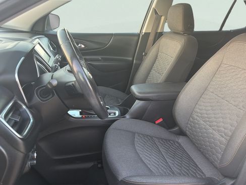 Used 2018 Chevrolet Equinox LT FWD image 11