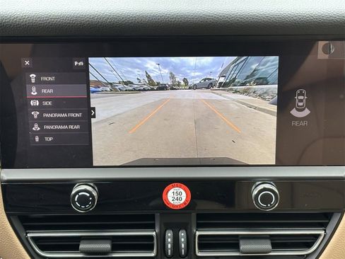 New 2026 Porsche Macan image 23