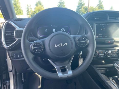 Used 2025 Kia Soul LX w/ LX Technology Package image 29
