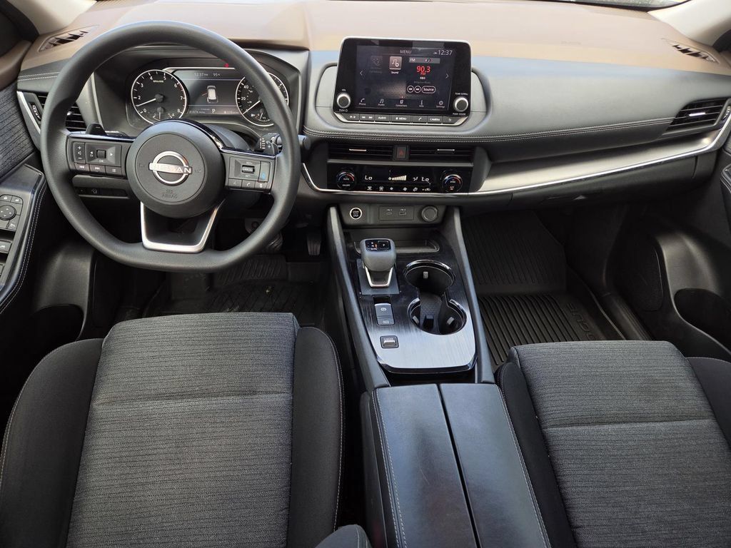 Used 2023 Nissan Rogue SV FWD image 12