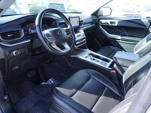 Used 2022 Ford Explorer XLT w/ Equipment Group 202A image 17
