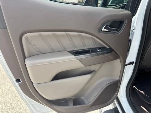 Used 2022 GMC Canyon Denali RWD image 33