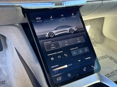 Used 2024 Lucid Air Touring image 27