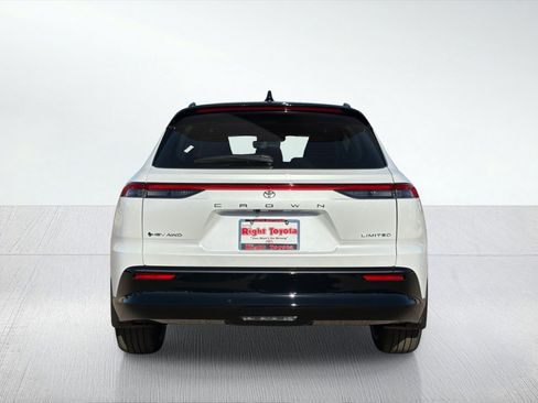 New 2026 Toyota Crown Signia image 5