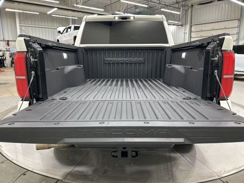 Used 2024 Toyota Tacoma TRD Sport image 25