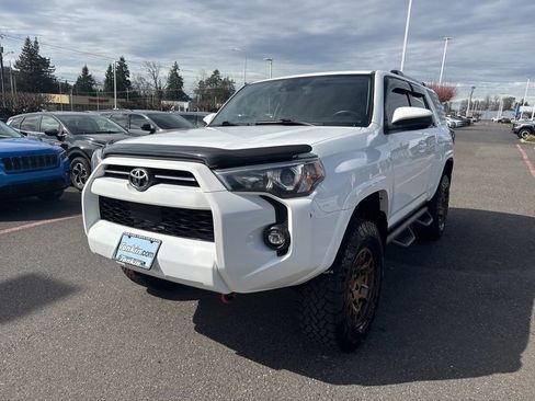 Used 2021 Toyota 4Runner SR5 image 3