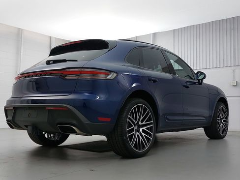 Used 2025 Porsche Macan image 7