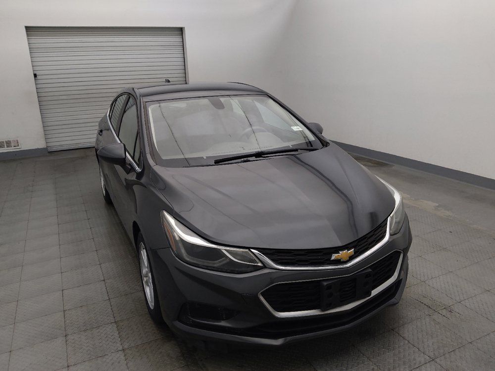 Used 2017 Chevrolet Cruze LT FWD image 14