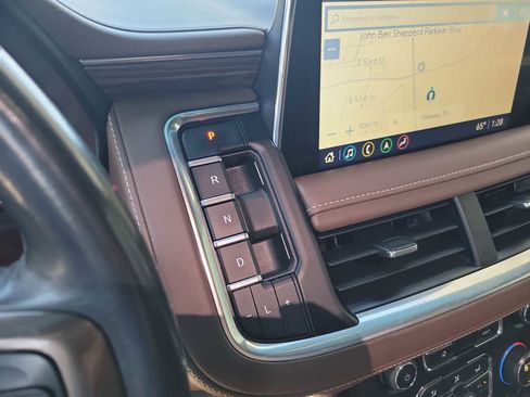 Used 2021 Chevrolet Tahoe High Country w/ Premium Package image 17