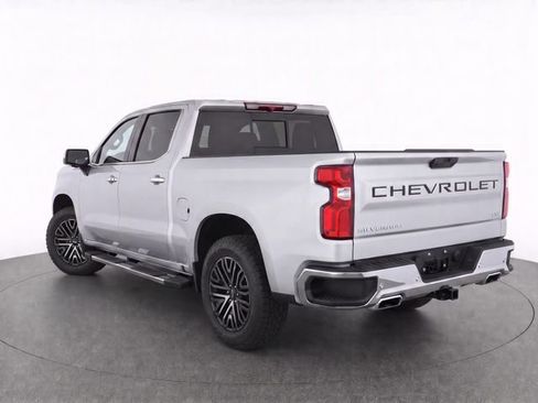Used 2021 Chevrolet Silverado 1500 LTZ w/ LTZ Convenience Package II AWD/4WD image 8