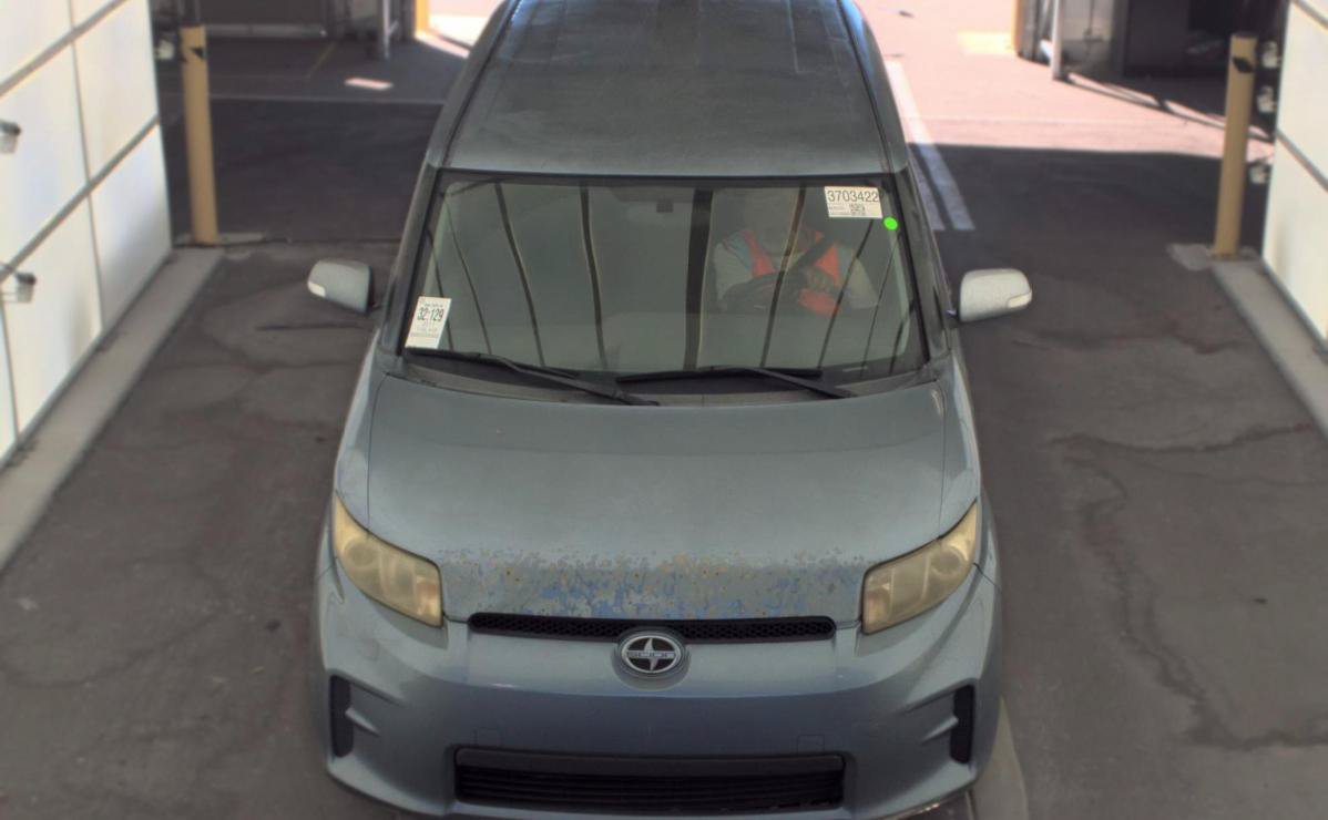 Used 2011 Scion xB FWD image 2