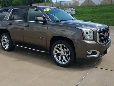 Used 2016 GMC Yukon SLT AWD/4WD image 2