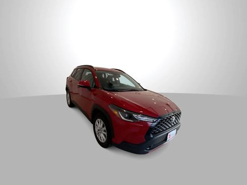 Used 2023 Toyota Corolla Cross LE AWD/4WD image 2