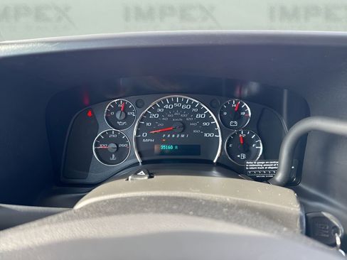 Used 2023 Chevrolet Express 2500 w/ Driver Convenience Package image 16