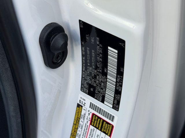 Used 2025 Toyota Sienna Limited FWD image 19