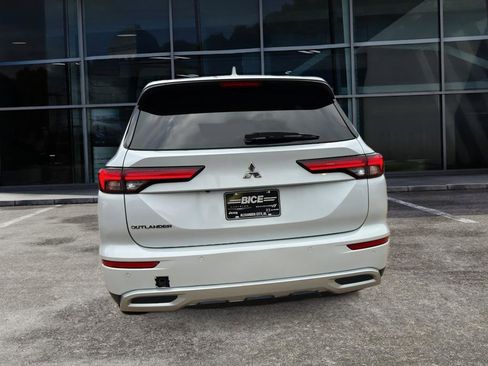 Used 2023 Mitsubishi Outlander ES image 6