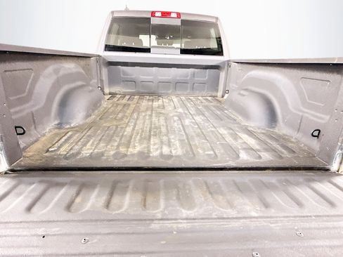 Used 2018 RAM 1500 Classic SLT w/ SLT Plus D←cor Group image 34