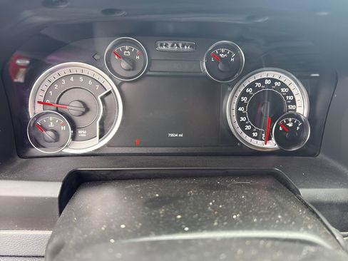 Used 2018 RAM 2500 SLT w/ Luxury Group AWD/4WD image 9