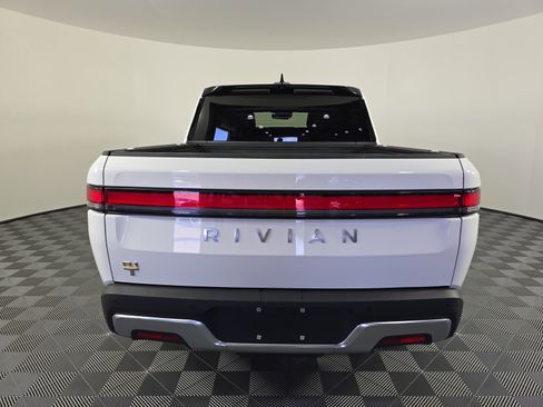 Used 2022 Rivian R1T Adventure image 4