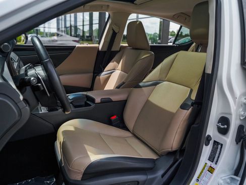 Used 2020 Lexus ES 350 w/ Premium Package FWD image 12