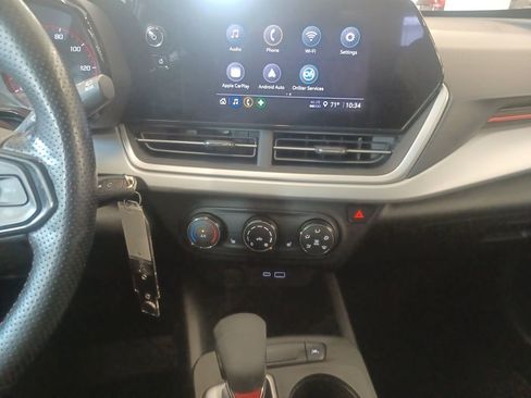 Used 2024 Chevrolet Trax RS FWD image 18