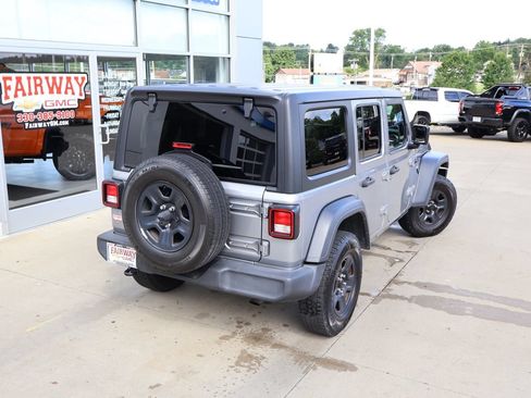 Used 2018 Jeep Wrangler Unlimited Sport AWD/4WD image 36