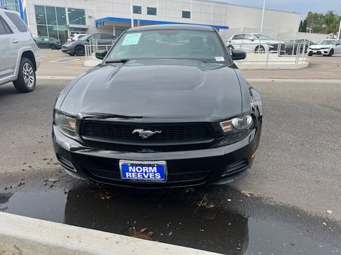 Used 2010 Ford Mustang Coupe image 2