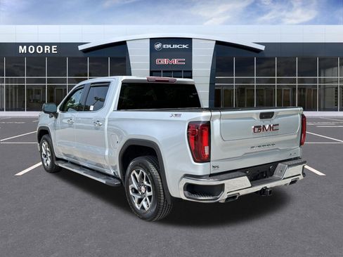 Used 2022 GMC Sierra 1500 SLT w/ SLT Convenience Package AWD/4WD image 5