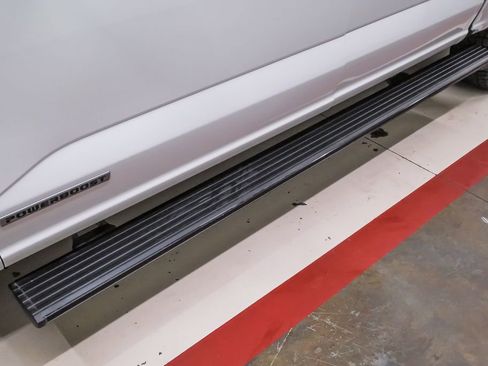 Used 2021 Ford F150 Platinum w/ FX4 Off-Road Package image 35