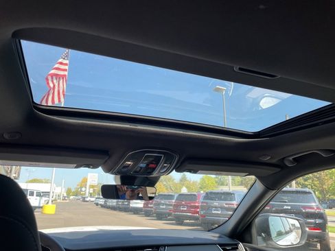 New 2025 Jeep Grand Cherokee Laredo X w/ Luxury Tech Group I image 39