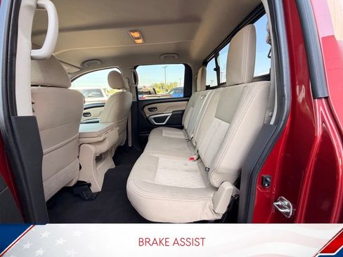 Used 2018 Nissan Titan SV AWD/4WD image 8