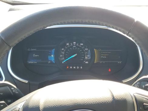 Used 2020 Ford Edge Titanium AWD/4WD image 16