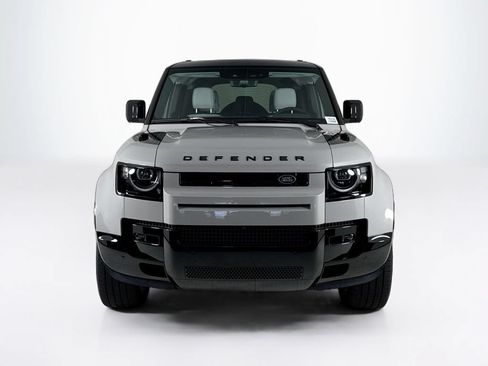 Used 2026 Land Rover Defender 110 X-Dynamic SE AWD/4WD image 8