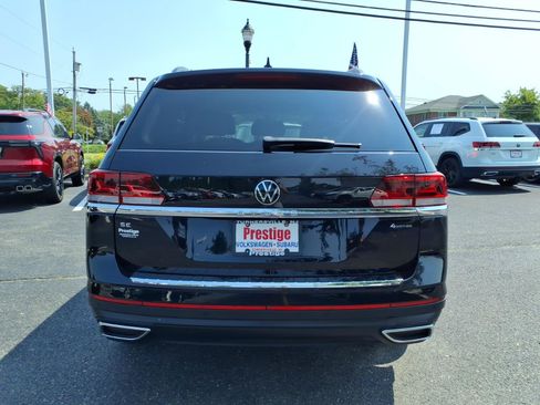 Certified 2023 Volkswagen Atlas SE w/ Black Wheel Package AWD/4WD image 3
