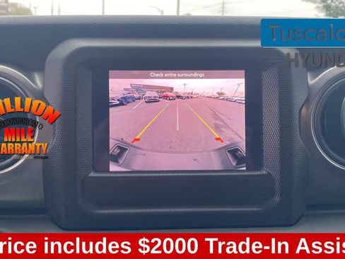 Used 2023 Jeep Gladiator Sport image 21