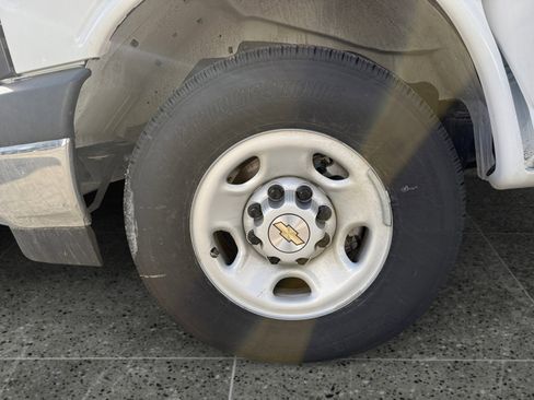 New 2025 Chevrolet Express 3500 Work Van w/ Power Convenience Package image 14