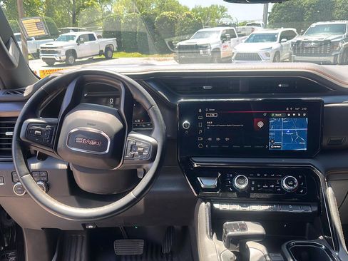Used 2023 GMC Sierra 1500 AT4 w/ Technology Package AWD/4WD image 12
