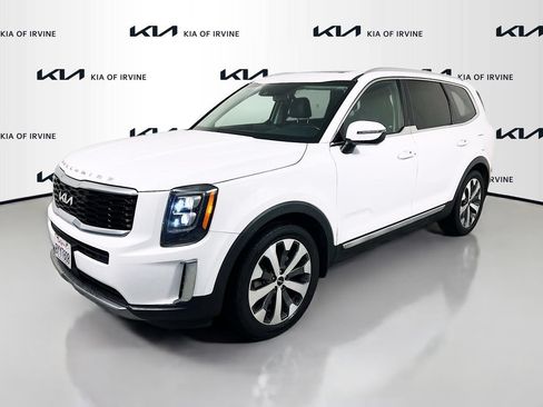 Used 2022 Kia Telluride EX w/ EX Premium Package FWD image 3