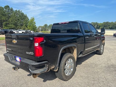 Used 2024 Chevrolet Silverado 2500 High Country w/ High Country Premium Package AWD/4WD image 7