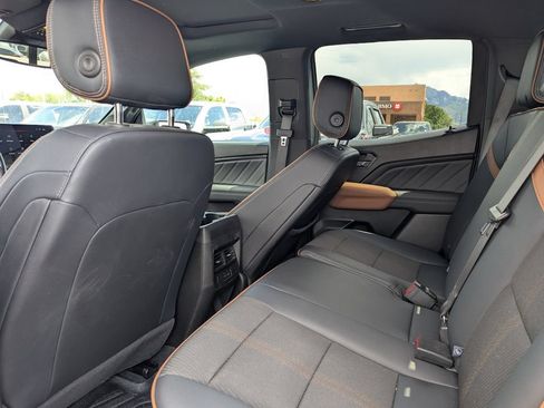 Used 2024 GMC Canyon AT4 w/ Technology Package AWD/4WD image 31