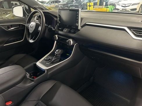 Used 2022 Toyota RAV4 XSE AWD/4WD image 24