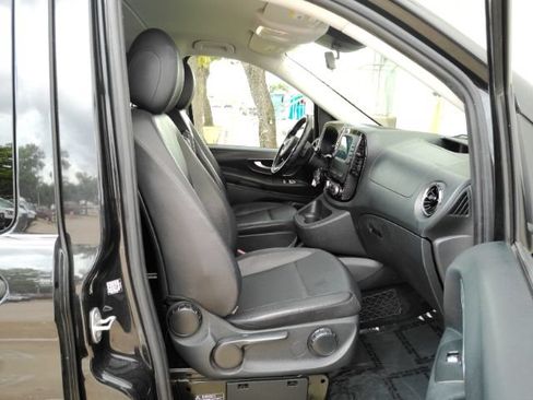 Used 2023 Mercedes-Benz Metris Passenger image 23