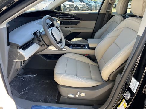 New 2025 Lincoln Nautilus Premier w/ Equipment Group 102A image 25