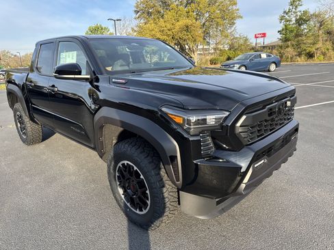 New 2026 Toyota Tacoma TRD Off-Road image 3
