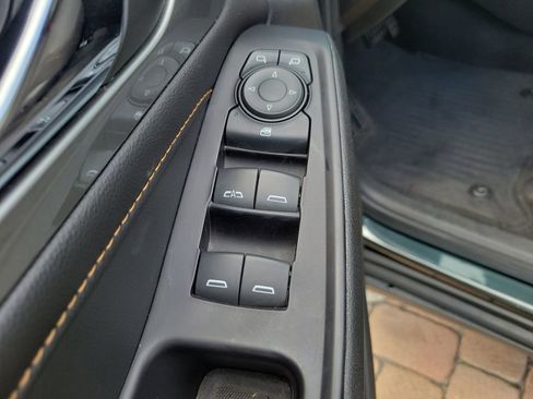 Used 2019 Chevrolet Traverse LT FWD image 18