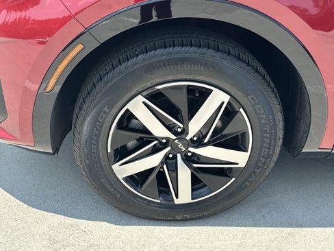 Certified 2023 Kia Sorento S w/ Panoramic Sunroof Package FWD image 12